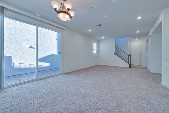 Building Photo - New House!!! Inspirada!!! Across from future Community Pool/Park!!! Tankless water heater!!