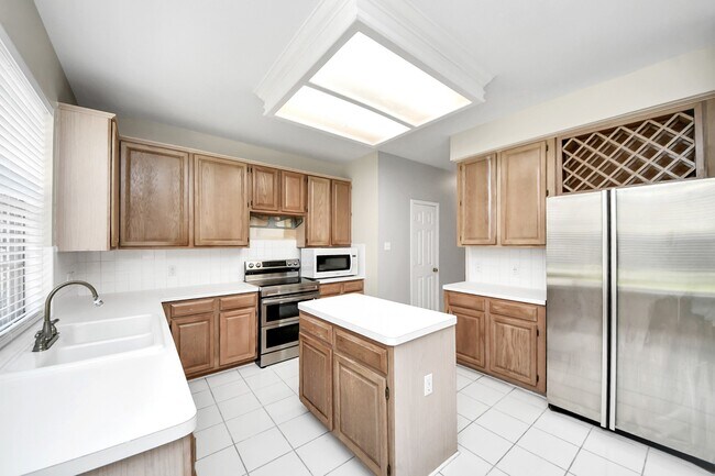 Building Photo - 16810 Valley Palms Dr