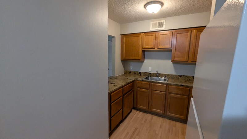 Building Photo - 2553 Brush Ct