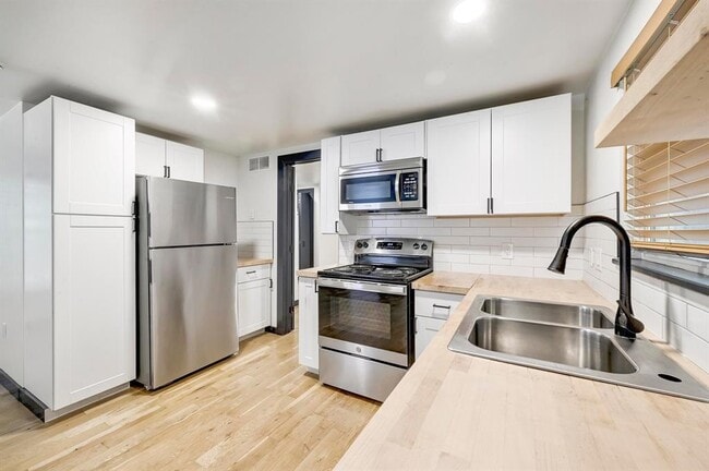 Building Photo - 1711 Brentwood St