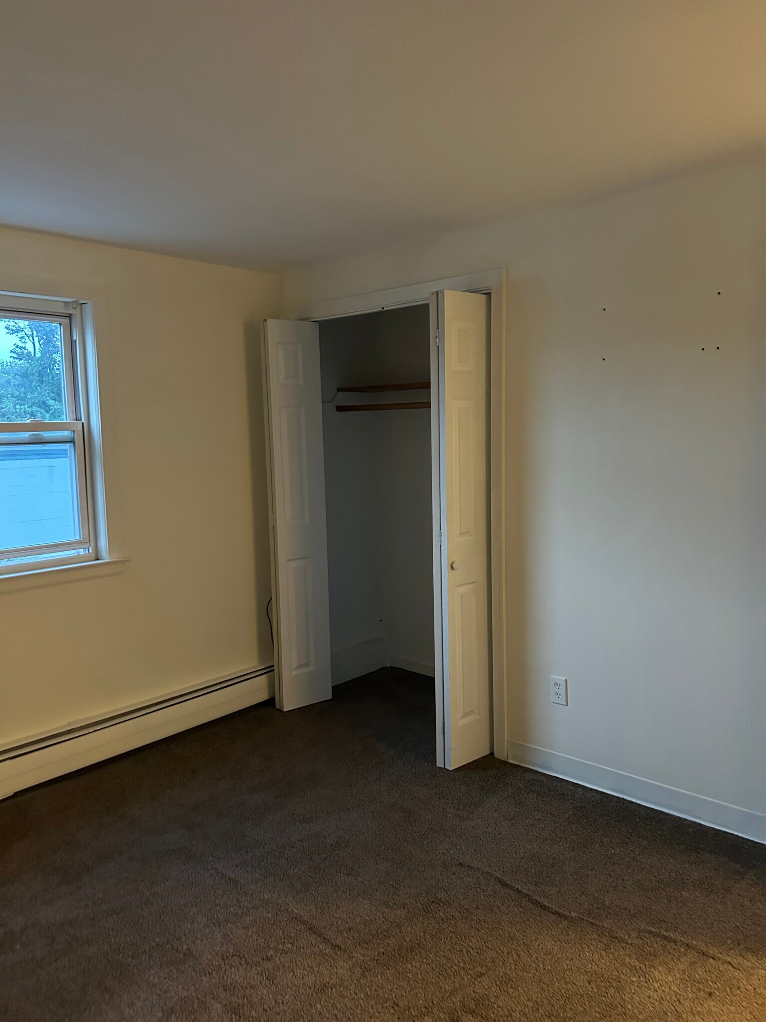 Building Photo - 509 Burnside Ave