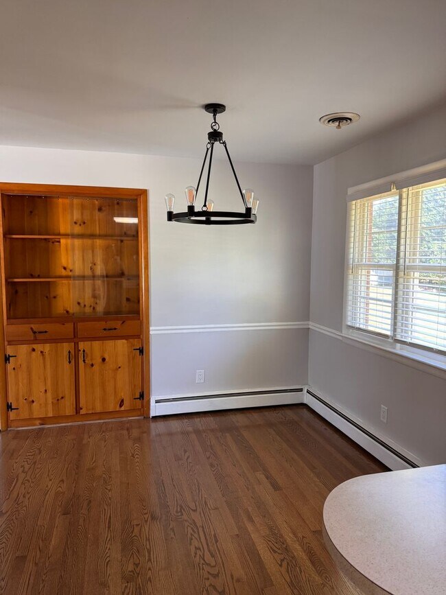 Building Photo - 104 Tanzalon Dr