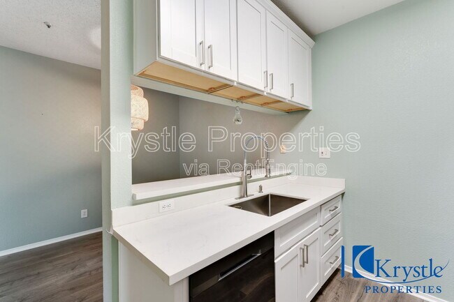 Building Photo - 1201 Glen Cove Pkwy