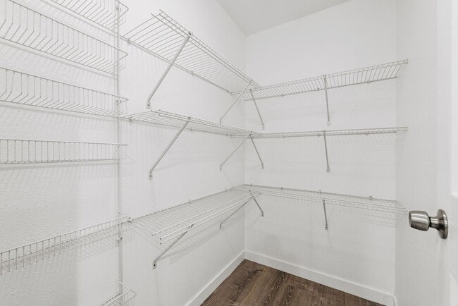 Building Photo - Fully Remodeled 1 bedroom Minutes from Microsoft!