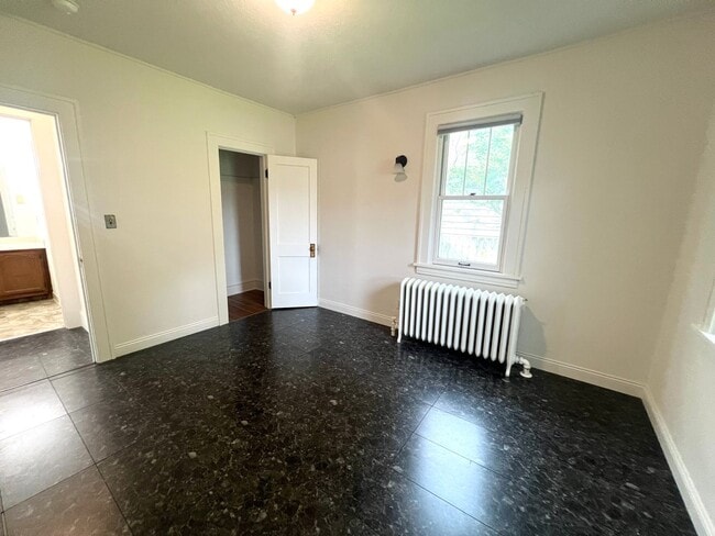 Building Photo - 3 Bedroom, 1 Bathroom Single-Family Home!
