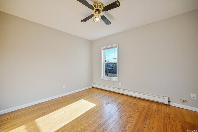 Building Photo - 72 5th Ave