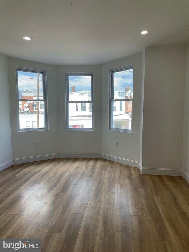Building Photo - 2112 S 64th St
