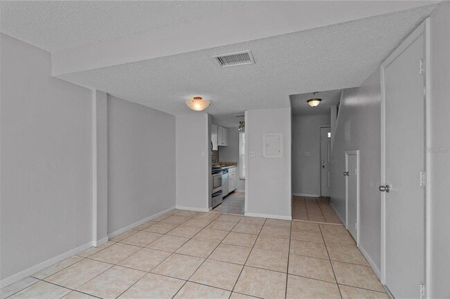 Building Photo - 5112 E Temple Heights Rd