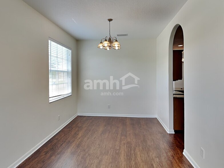 Building Photo - 11502 Village Brook Dr