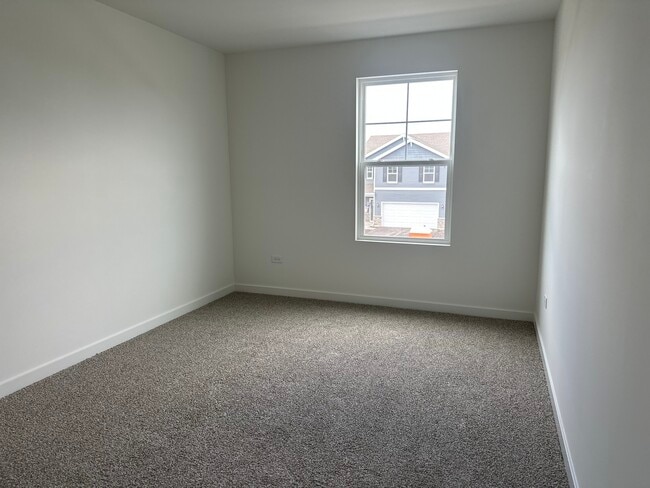 Building Photo - 2428 Semillon St