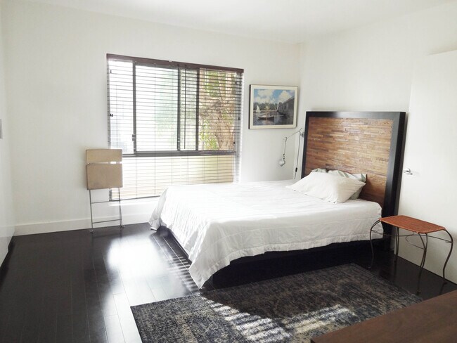 Bedroom 1 - 1010 Palm Ave