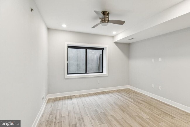 Building Photo - 814 N Uber St