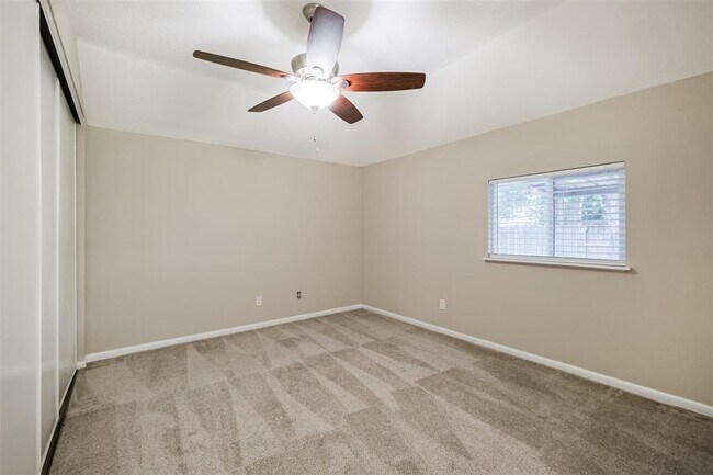 Building Photo - 12326 Flaxen Dr