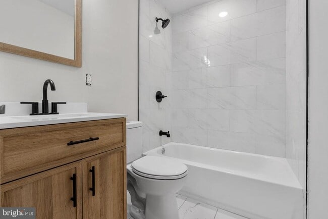 Building Photo - 2801 Winton St