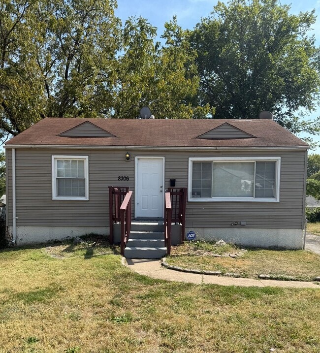 Primary Photo - 3 Bedroom Home for Rent