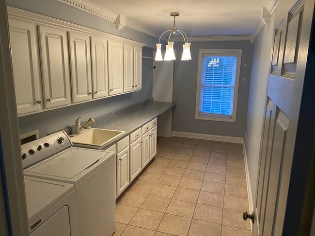 Building Photo - 100 Beacon Hill Pl