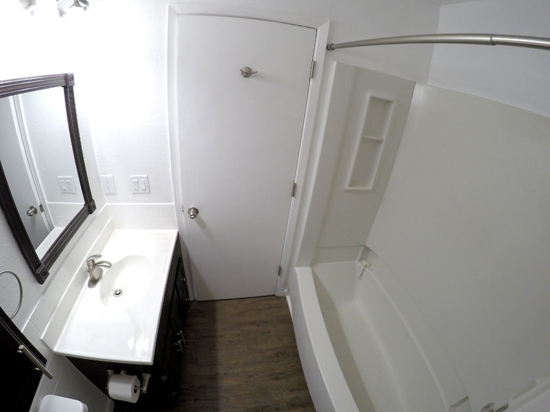 Bath tub surround - 101 Parkway Ave