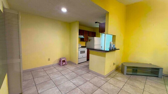 Building Photo - 8360 Jorine Dr