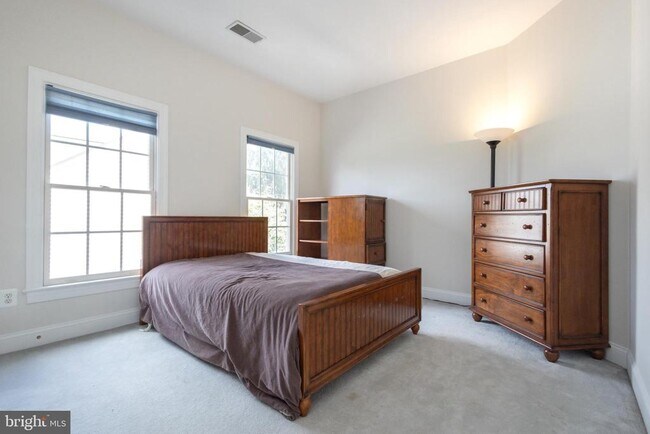 Building Photo - 11629 Forest Hill Ct