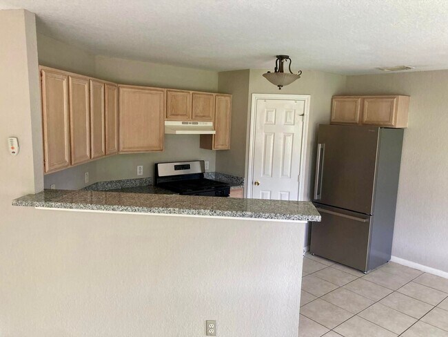 Building Photo - 2117 Whittier Dr