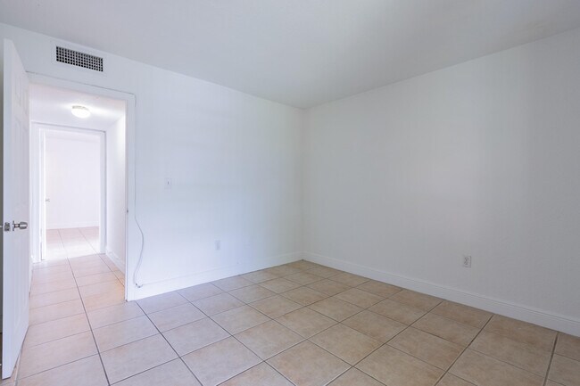 Building Photo - 9459 SW 76th St