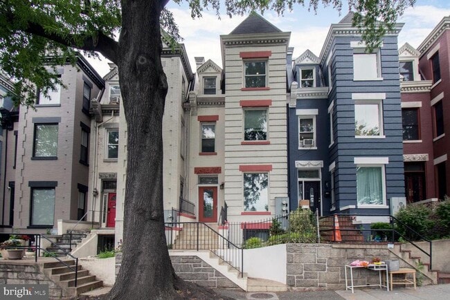 Primary Photo - 24 Rhode Island Ave NE