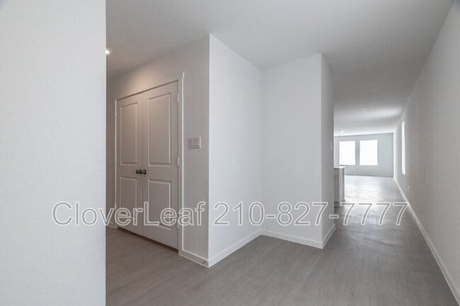 Building Photo - 506 Sarah Wy