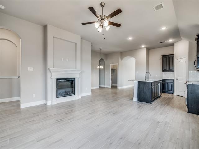 Building Photo - 512 Redbud Dr