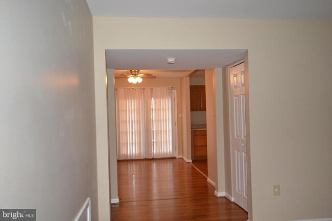 Building Photo - 619 4th St