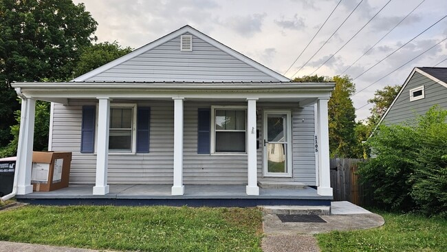 Building Photo - 1105 Crossland Ave