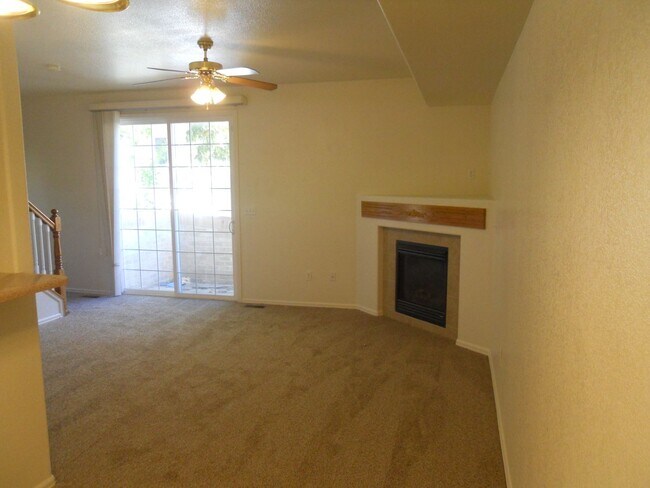 Building Photo - ALL PROSPECTIVE TENANTS MUST SUBMIT A $58 ...