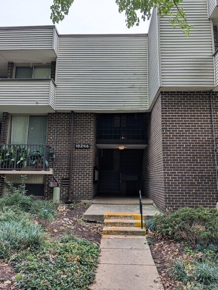 Building Photo - 10246 Prince Pl