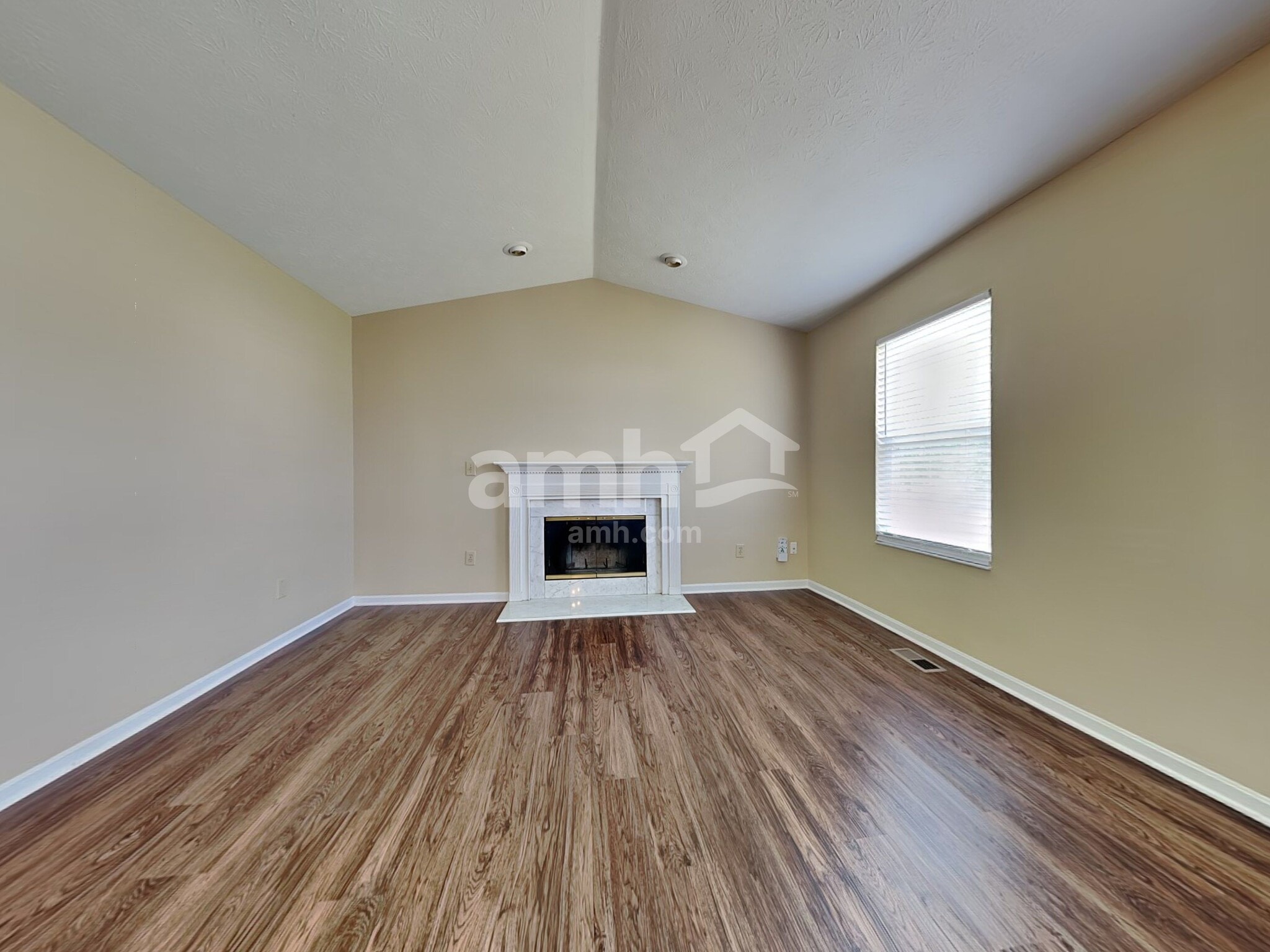 Building Photo - 3882 Greenbrook Dr