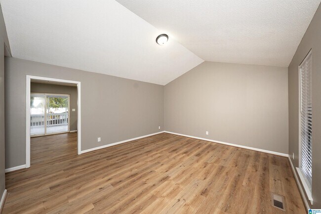 Building Photo - 18 Polaris Cir