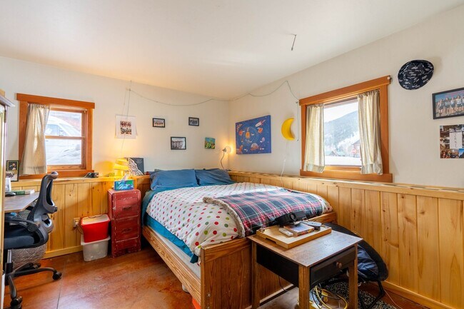 Building Photo - 407 Cascadilla St