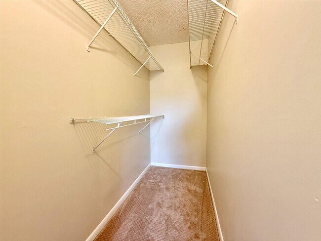 Building Photo - 417 Mansfield I