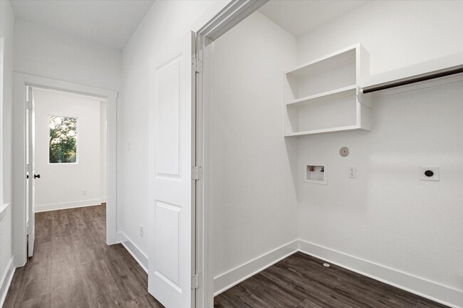 Building Photo - 227 S Broadway St