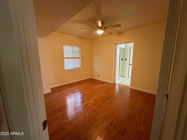 Building Photo - 1632 E Hudson Dr
