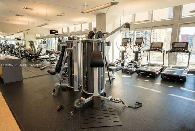 Building Photo - 1111 SW 1st Ave