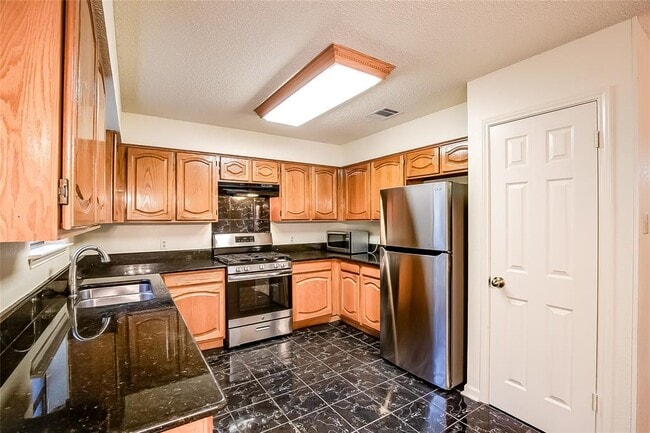 Building Photo - 6914 Dallas Dr