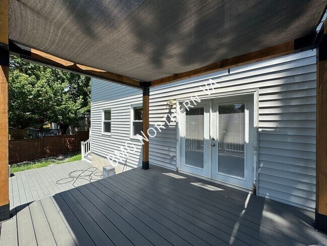 Building Photo - 1909 Rollins Dr