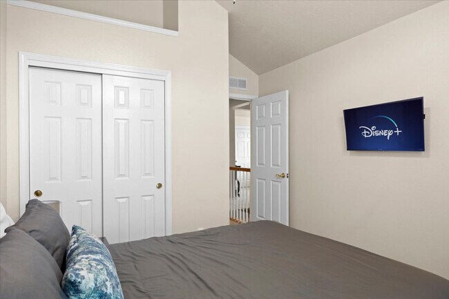 Building Photo - 1100 Heckathorn Pl