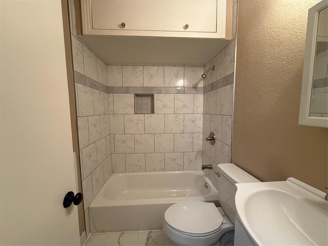 Building Photo - 2133 Edwin St