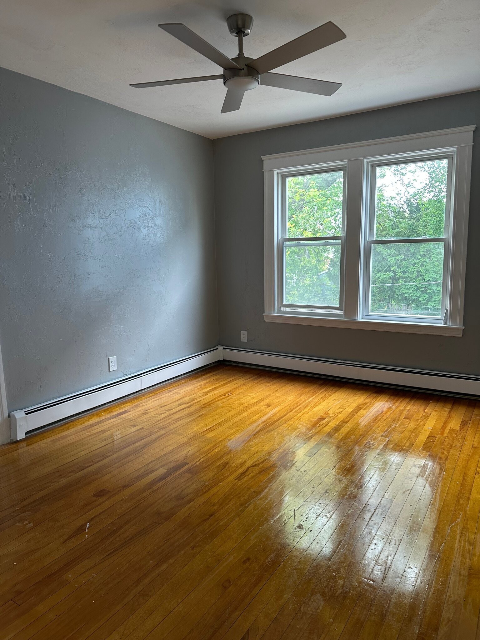 Building Photo - 52 Pilgrim Ave