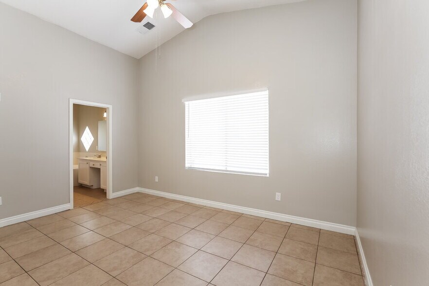 Building Photo - 1536 Knoll Heights Ct