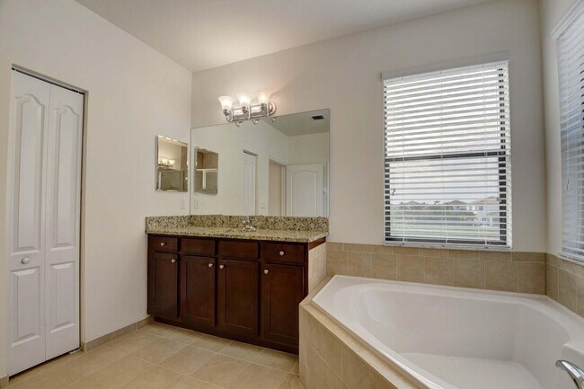 Building Photo - 8834 Willow Cove Ln