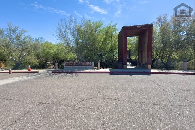 Building Photo - 2Bed/2Bath Townhouse in North Scottsdale! Ready for Immediate Move-In! -- 2 CAR GARAGE!