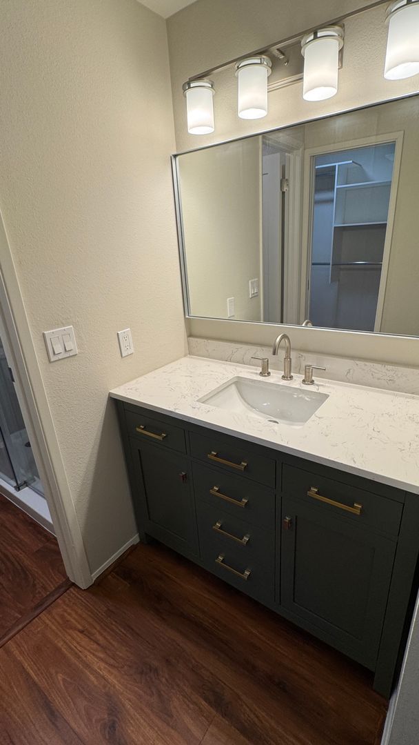 Building Photo - 2bd/2ba Kirkland Condo