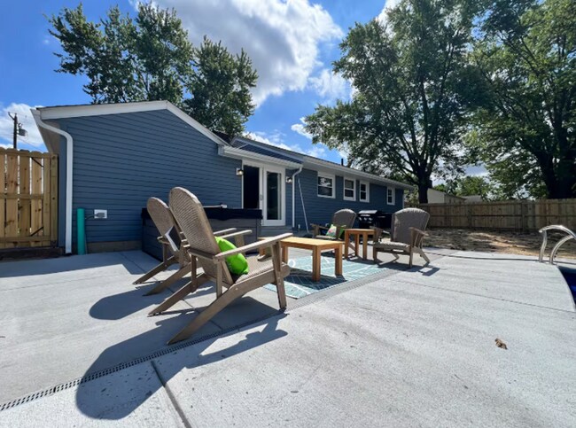 Building Photo - New Pool! Just vibes by the pool. Fully fenced yard