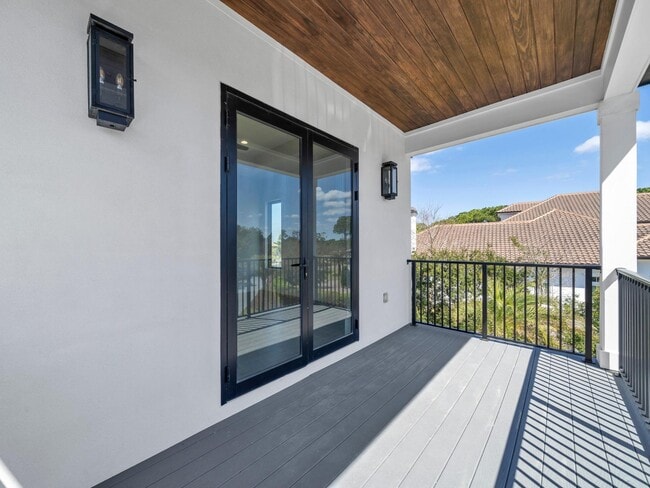 Building Photo - 330 Kelly Plantation Dr